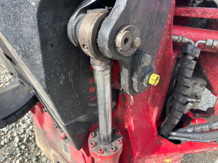 2016-deere-2154d-image-41