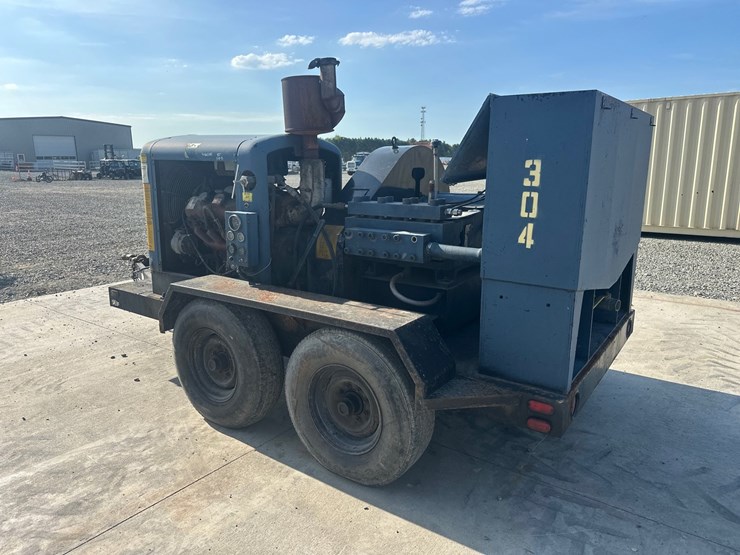 #5022-•-nlb-corp.-10150d-towable-air-compressor-image-5