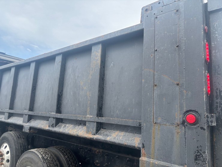 2004-mack-granite-cv713-image-61
