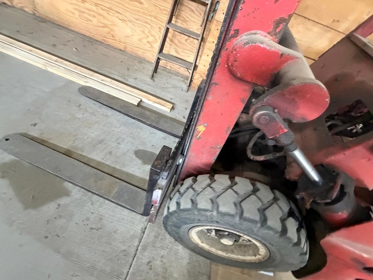 #1772-•-clark-forklift-image-11
