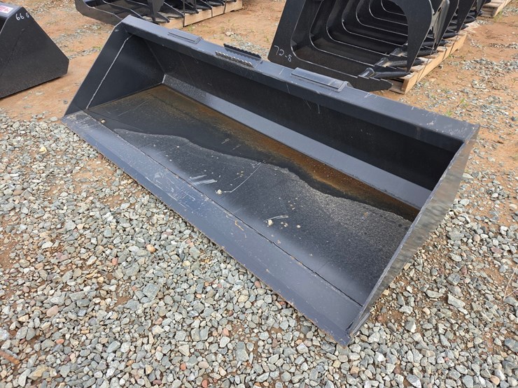 #6000-•-approx.-84"-unused-stout-skid-steer-bucket-image-1
