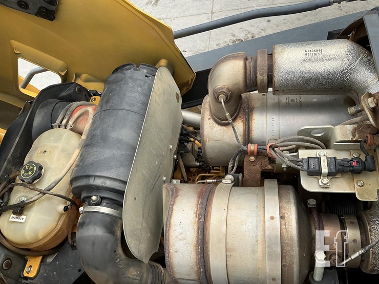 2017-deere-410l-image-15