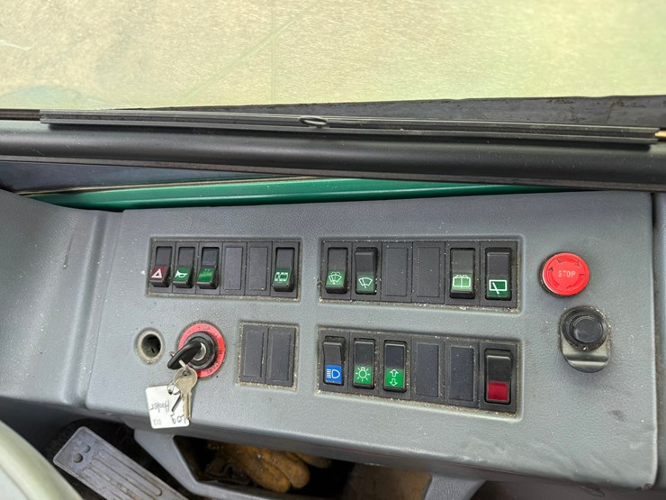 deere-1110d-image-41