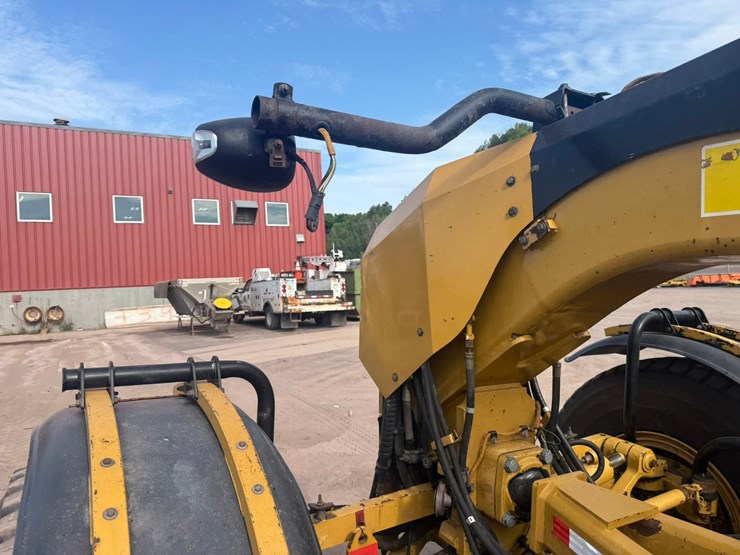 caterpillar-160m-image-12