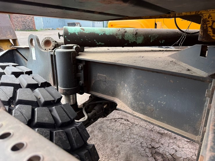 caterpillar-m318-image-77