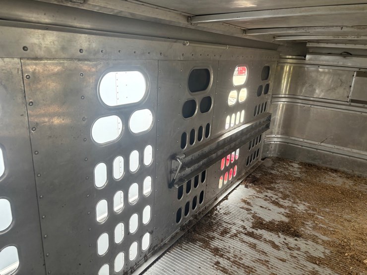 #2150-•-2017-barrett-53'-cattle-semi-trailer-image-40