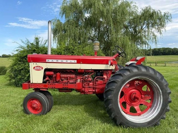 1962-farmall-560-diesel-image-2