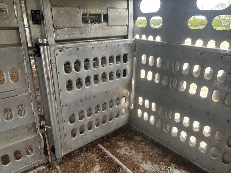 #2150-•-2017-barrett-53'-cattle-semi-trailer-image-42