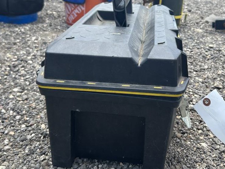 #228-•-stanley-fat-max-tool-box-w/-(2)-hitch-attachments-image-4
