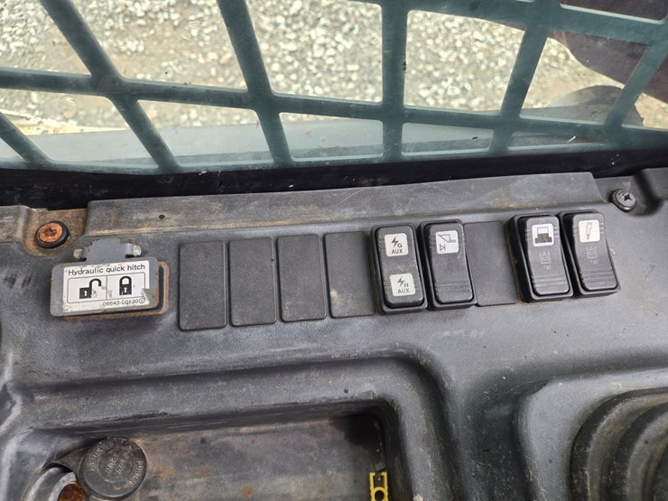2020-takeuchi-tl10v2-image-48