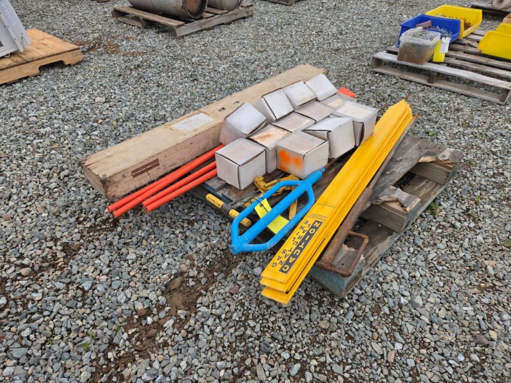 #6106-•-pallet-of-misc.-items-image-1