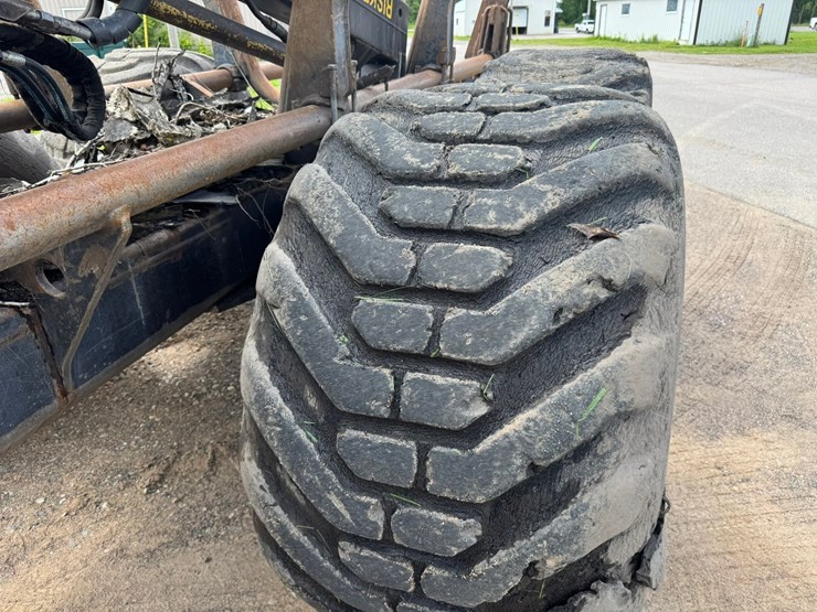deere-1110d-image-65