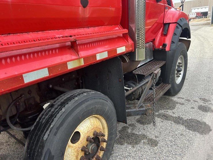 #1451-•-2013-international-workstar-tri-axle-dump-truck-image-23
