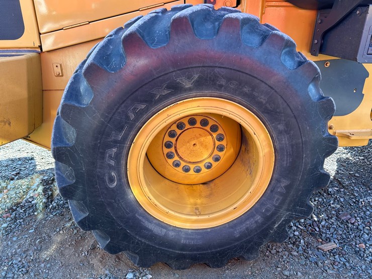 2012-deere-624k-image-82