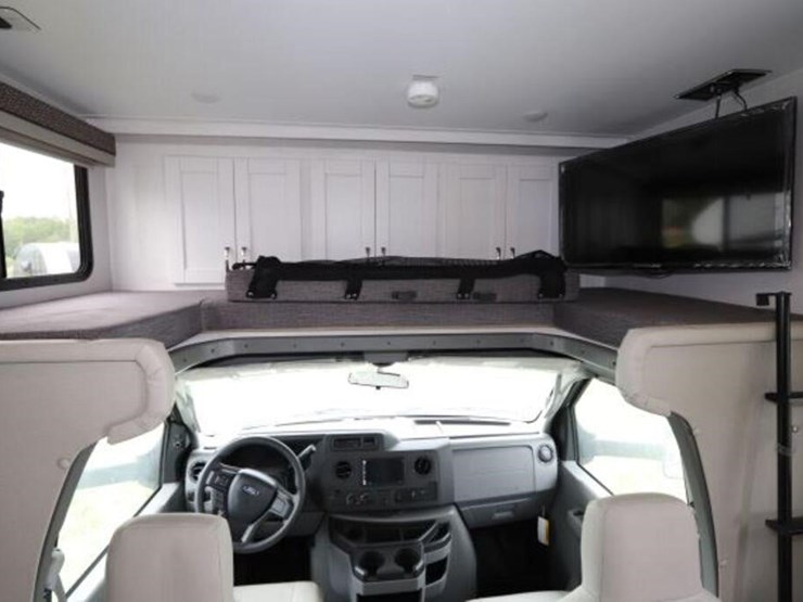 2024-ford-transit-image-19