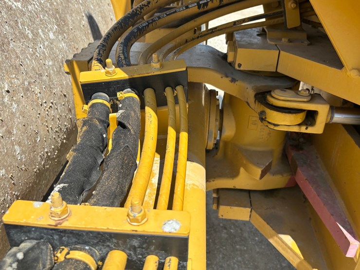 caterpillar-cs-563e-image-52