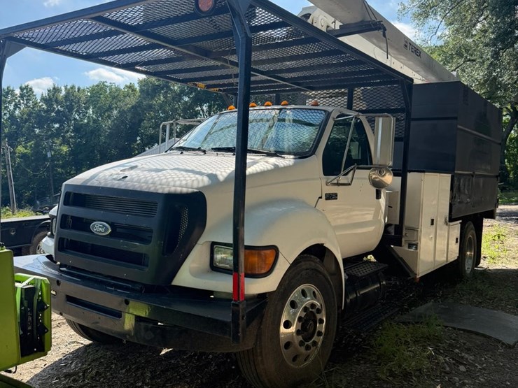 2010-ford-f750-image-13