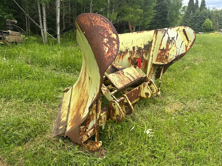 #1190-•-v-plow-image-1