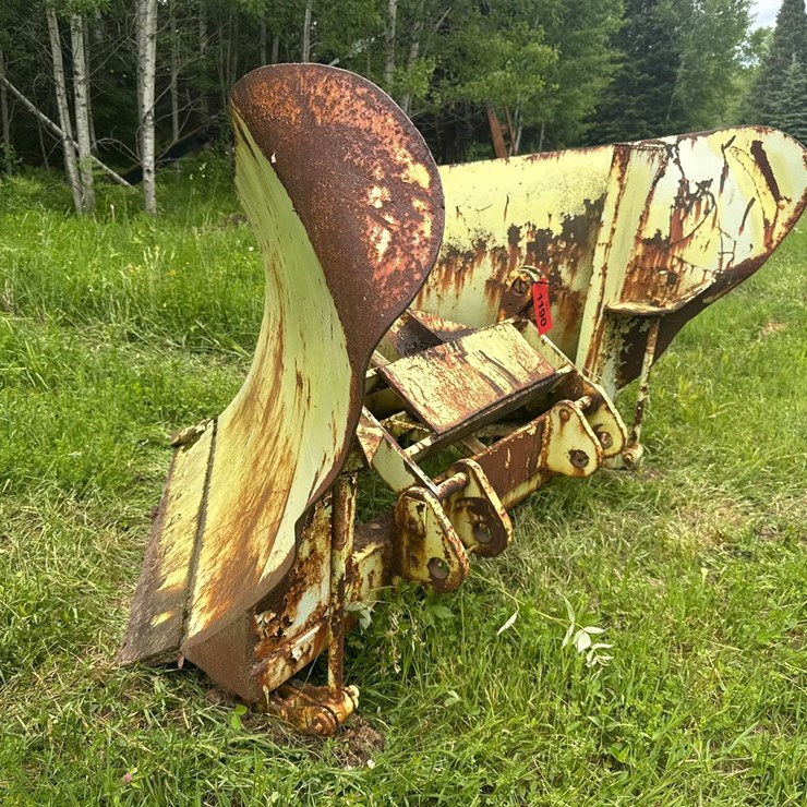 #1190 • V-Plow