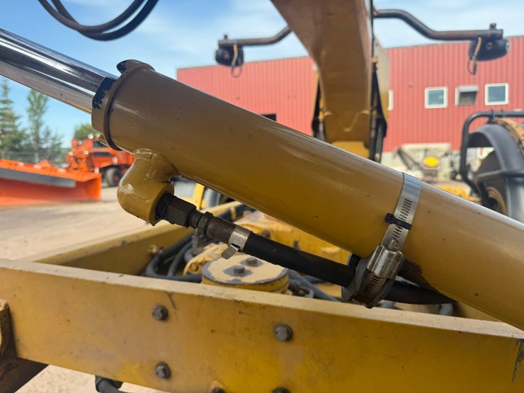 caterpillar-160m-image-165