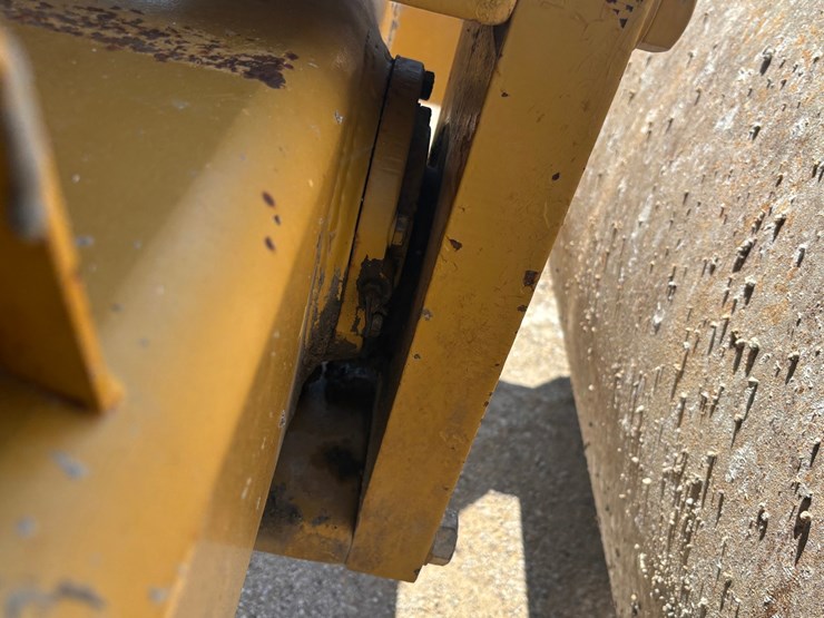 caterpillar-cs-563e-image-58