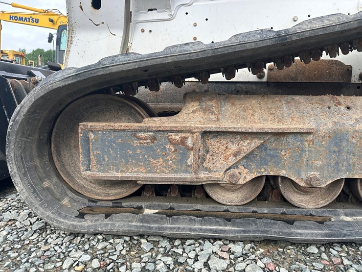 2020-bobcat-t740-image-48