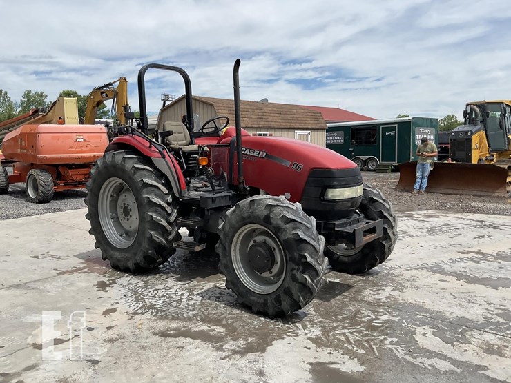 2011-case-ih-farmall-95-image-6