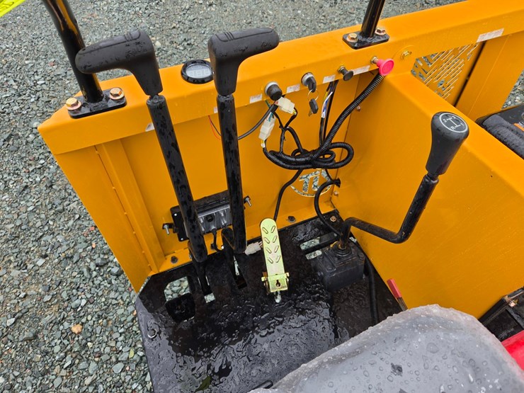 #5052-•-j1500-crawler-dumper-image-22