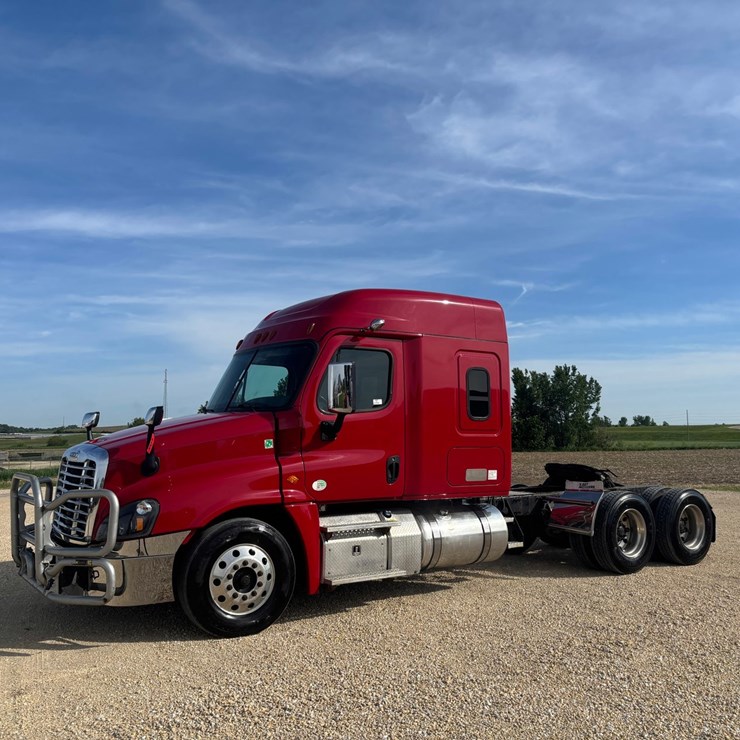 2017 FREIGHTLINER CASCADIA 125