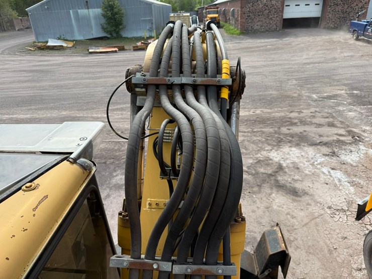 caterpillar-m318-image-88