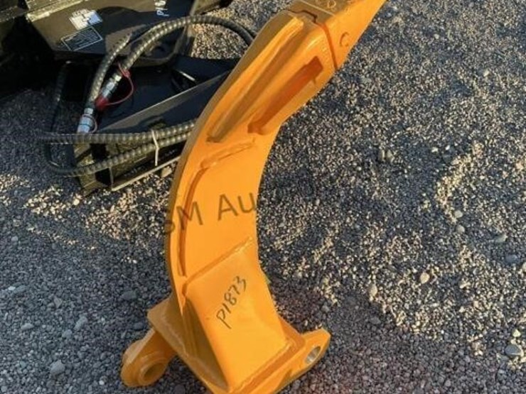 caterpillar-305-image-4
