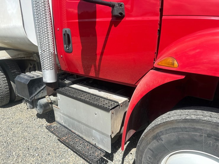 2015-international-durastar-4400-image-12