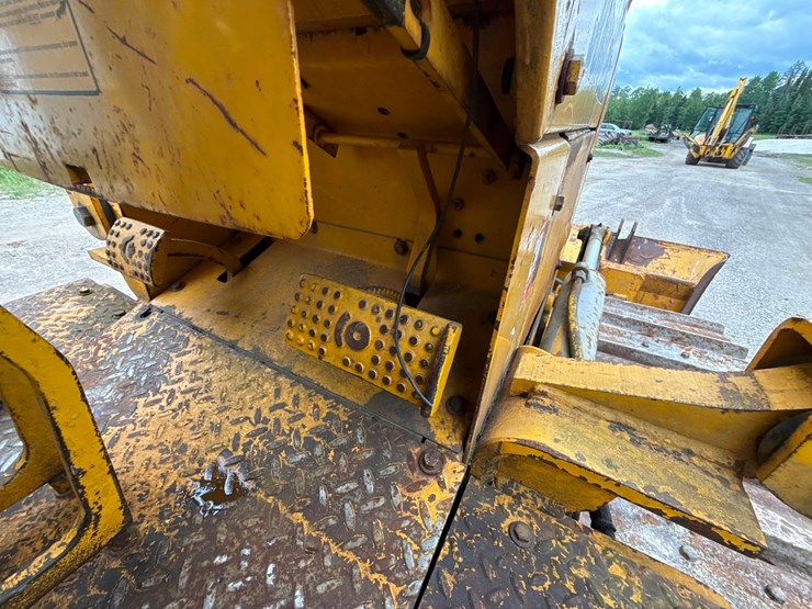 john-deere-450e-image-53