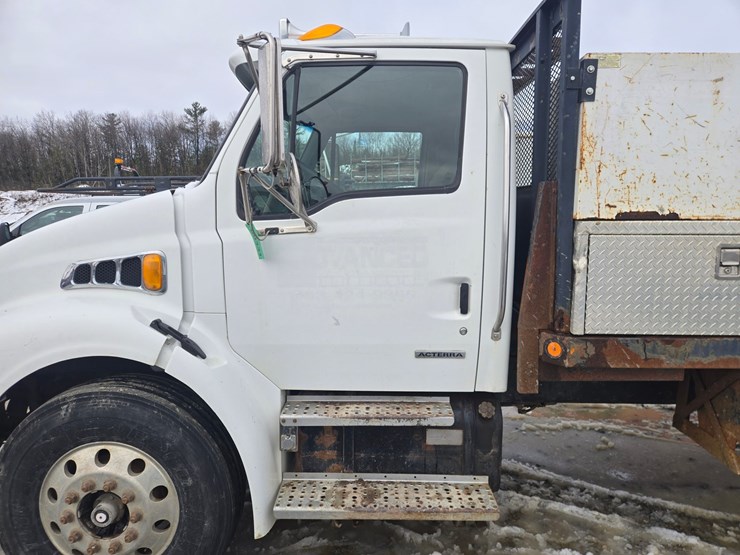 #60855-•-2002-sterling-flatbed-truck-image-15