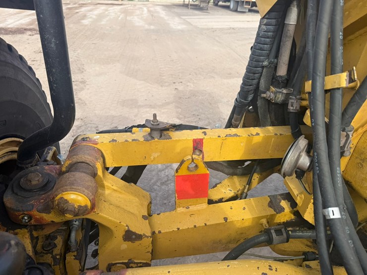 caterpillar-160m-image-70