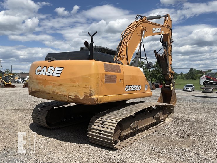 2015-case-cx250c-image-4