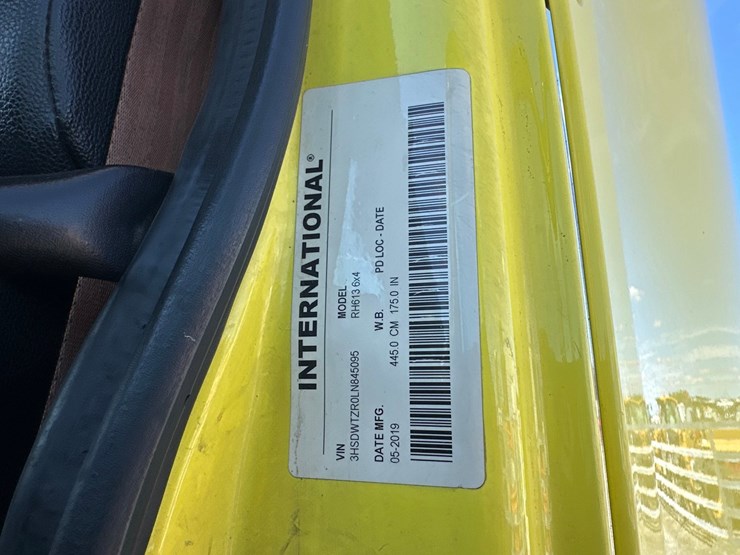 #60118-•-2019-international-rh613-day-cab-truck-tractor-image-72