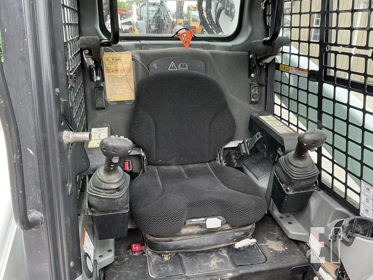 2023-bobcat-t770-image-14