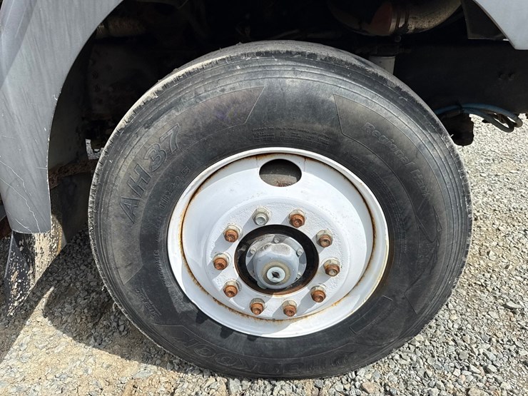 #60835-•-1991-volvo-/-gm-white-tandem-axle-storm-truck-image-86