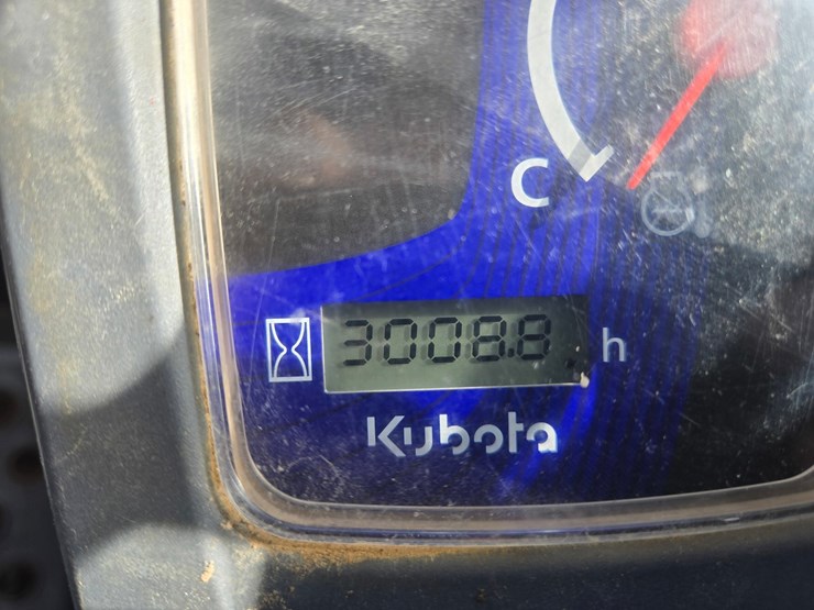 kubota-ssv75-image-39