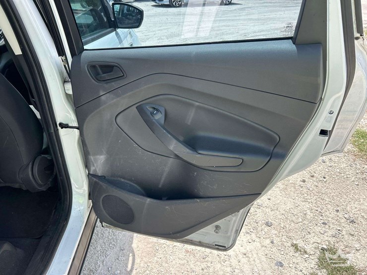 2015-ford-escape-image-22