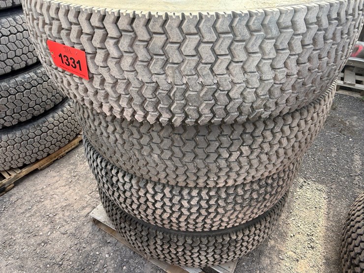 #1331-•-michelin-tires-with-rims-image-6