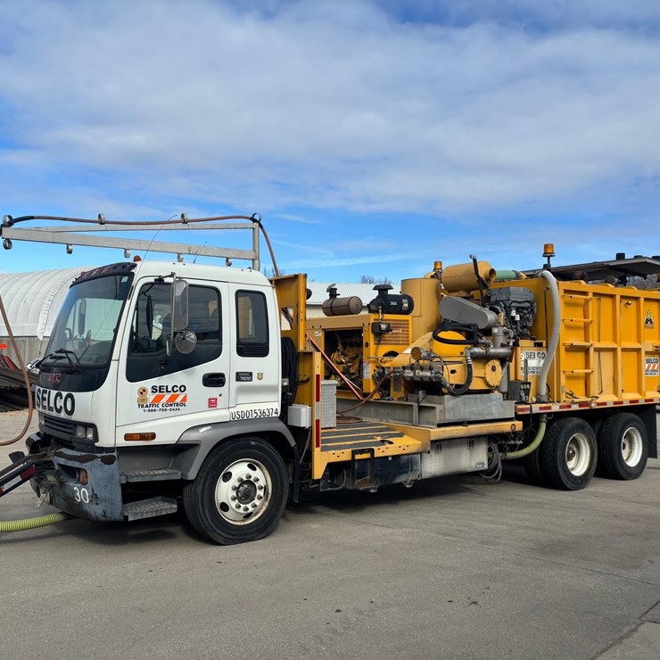 2005 GMC T7500