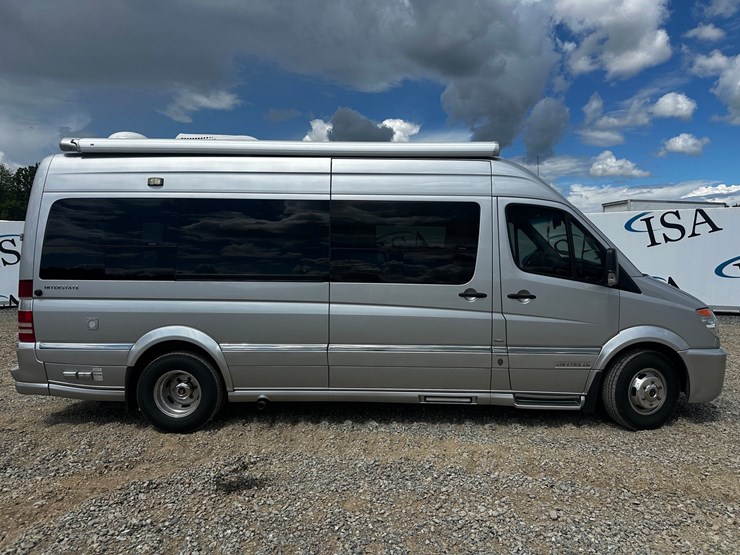 #2492-•-2014-mercedes-benz-airstream-motorhome-image-6