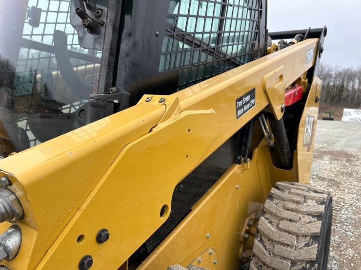 2022-caterpillar-262d3-image-18