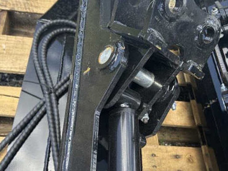 #40-•-32"-mini-excavator-hydraulic-tilting-bucket-image-5
