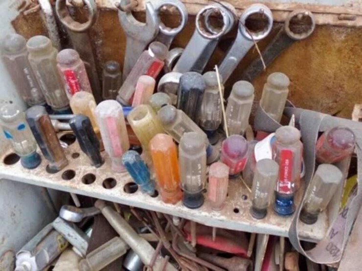 angle-tool-box-with-tools,-screwdrivers-image-3