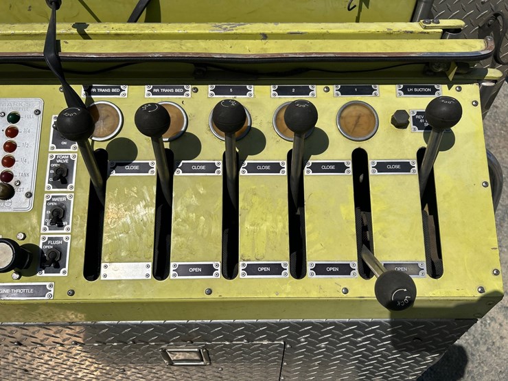 #5028-•-1991-amertek-2500-l-fire-truck-image-49
