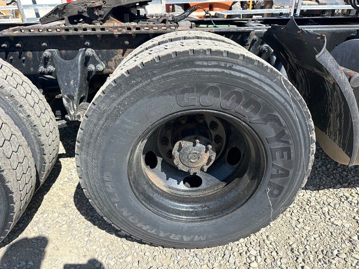 #60118-•-2019-international-rh613-day-cab-truck-tractor-image-65