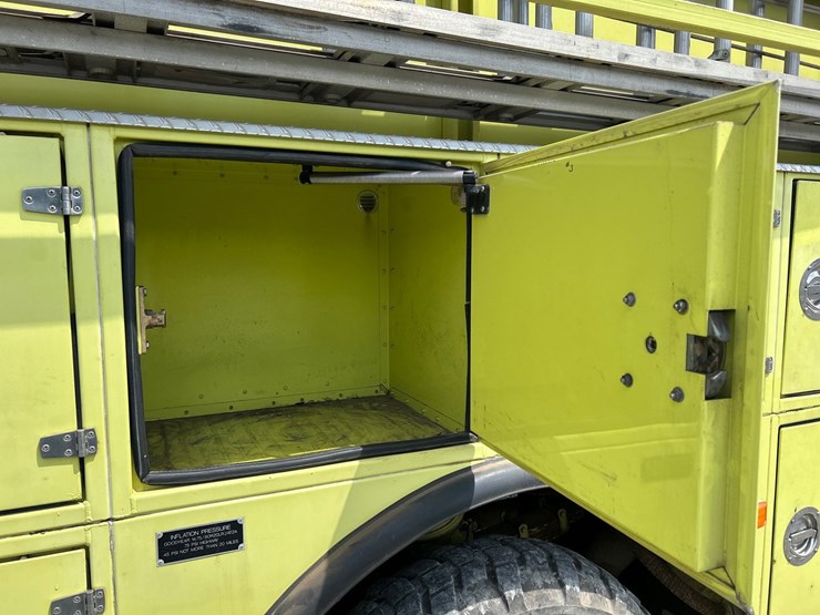 #5028-•-1991-amertek-2500-l-fire-truck-image-24